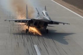 IAF Uçağı Pistte Kriz Yarattı: Havalimanı Kapandı