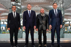 İGA İstanbul Havalimanı’nda Dev Sanat Eseri Açıldı: 37,7 Metrelik Heykel Yolcularla Buluştu