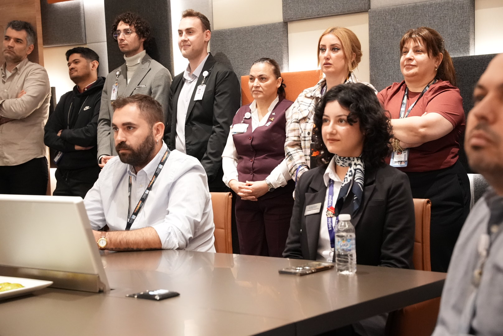 Sabiha Gökçen’de İnsanlık Dersi: Demans Hastası Yolcuya 24 Saat Destek