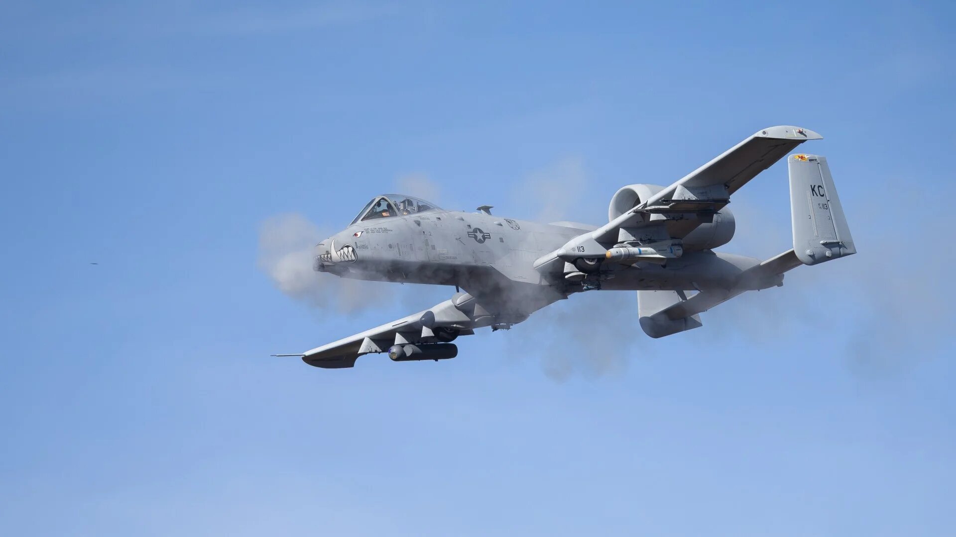 İran ABD’ye Ait F-15E Savaş Uçağını Düşürdü: Pilot Kayıp, Bölgede Gerilim Tırmanıyor