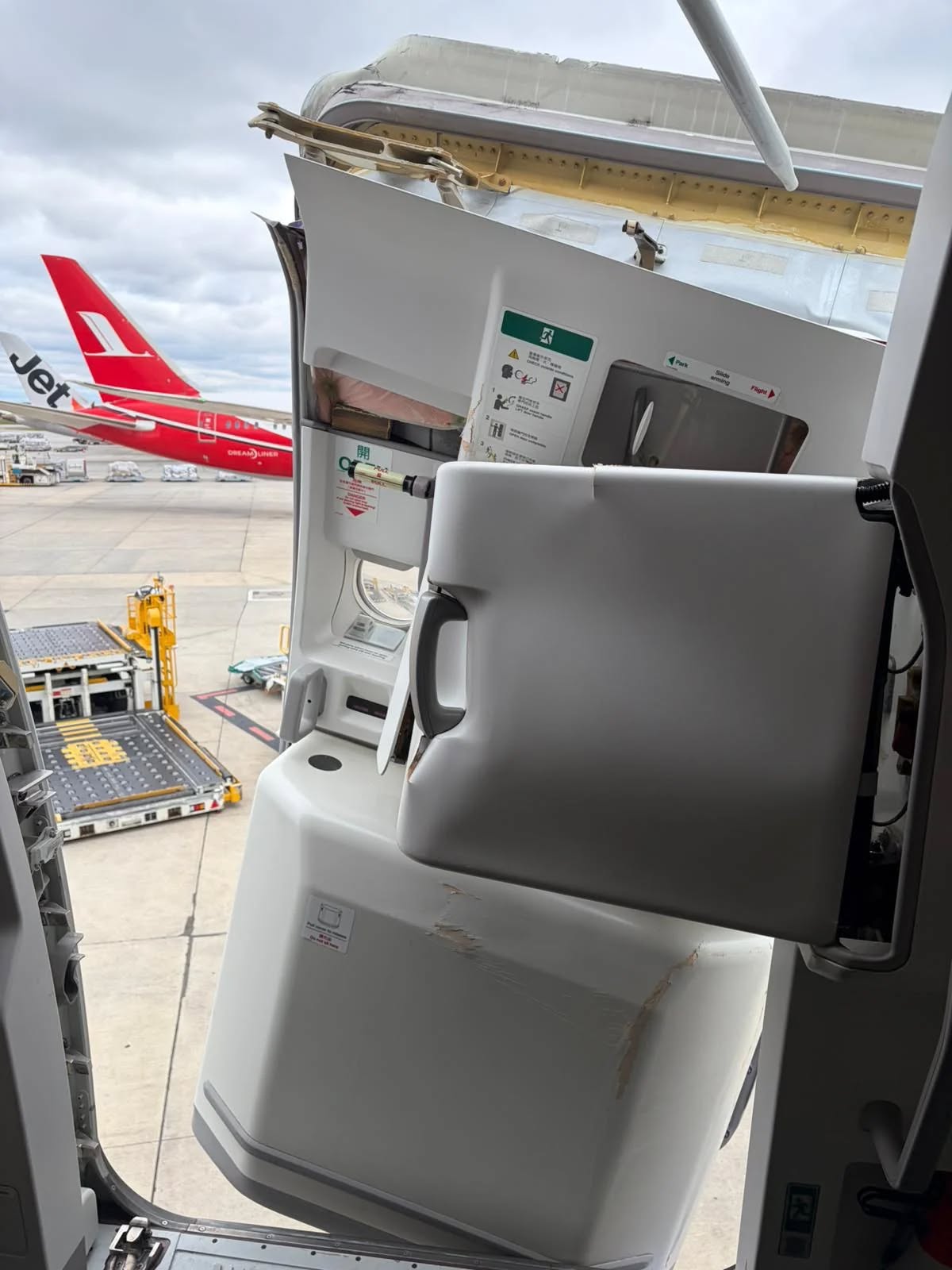 Melbourne Havalimanı’nda China Airlines A350 Kazası: Uçuş İptal Edildi