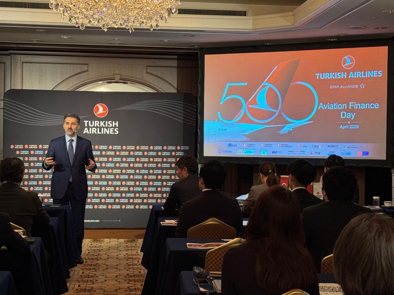 Türk Hava Yolları yatırımcıları Tokyo’da kilitledi: Dev finans görüşmesi