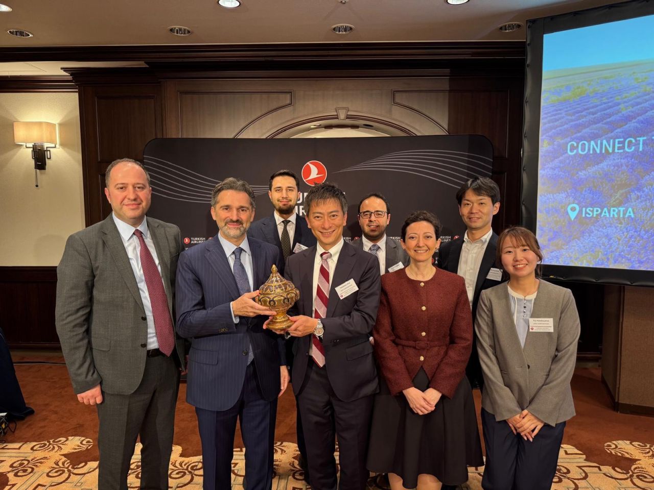 Türk Hava Yolları yatırımcıları Tokyo’da kilitledi: Dev finans görüşmesi