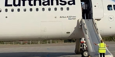 Atina’dan Kalkan Lufthansa Uçağı Acil İniş Yaptı: Tahliyede Kaos Yaşandı