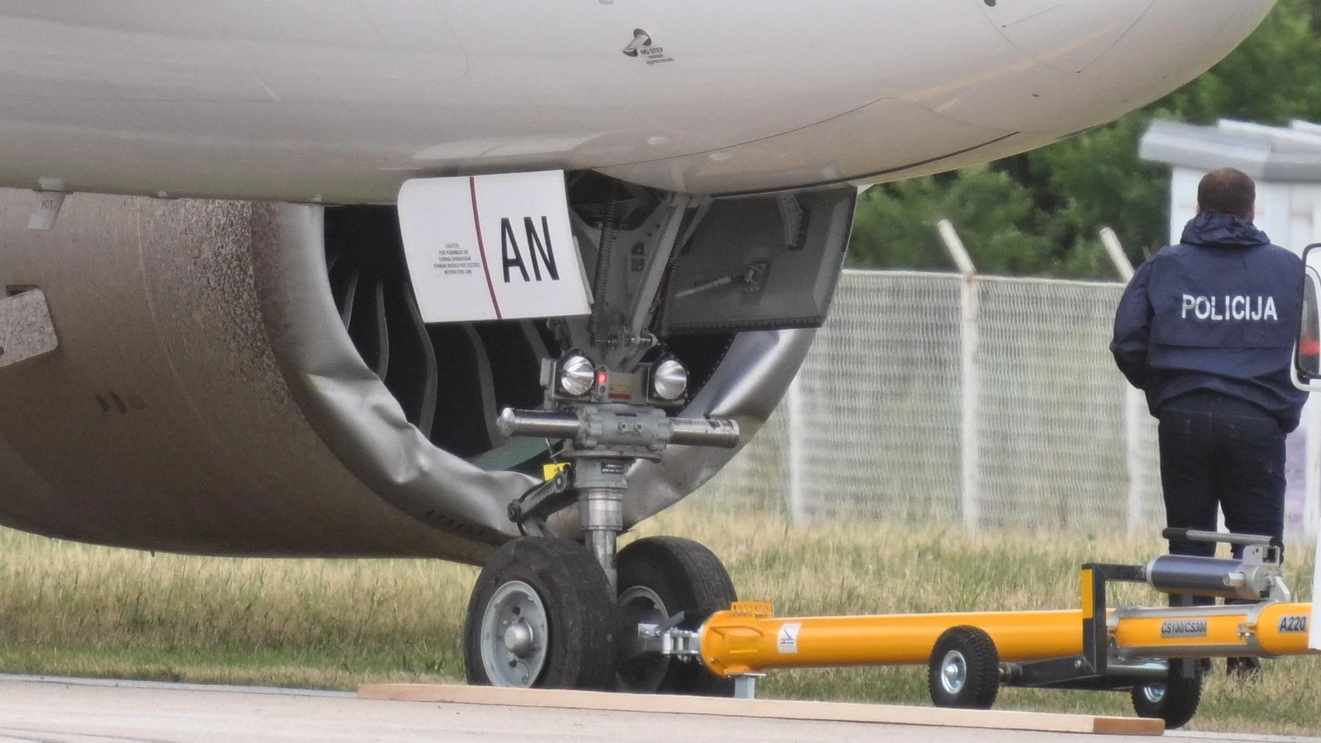 Split Havalimanı’nda Korku Dolu Anlar: Croatia Airlines Uçağı Pistten Çıktı