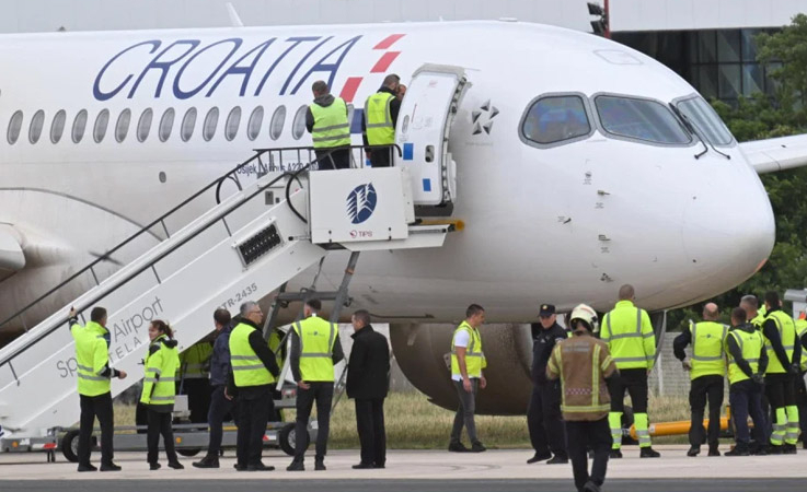 Split Havalimanı’nda Korku Dolu Anlar: Croatia Airlines Uçağı Pistten Çıktı