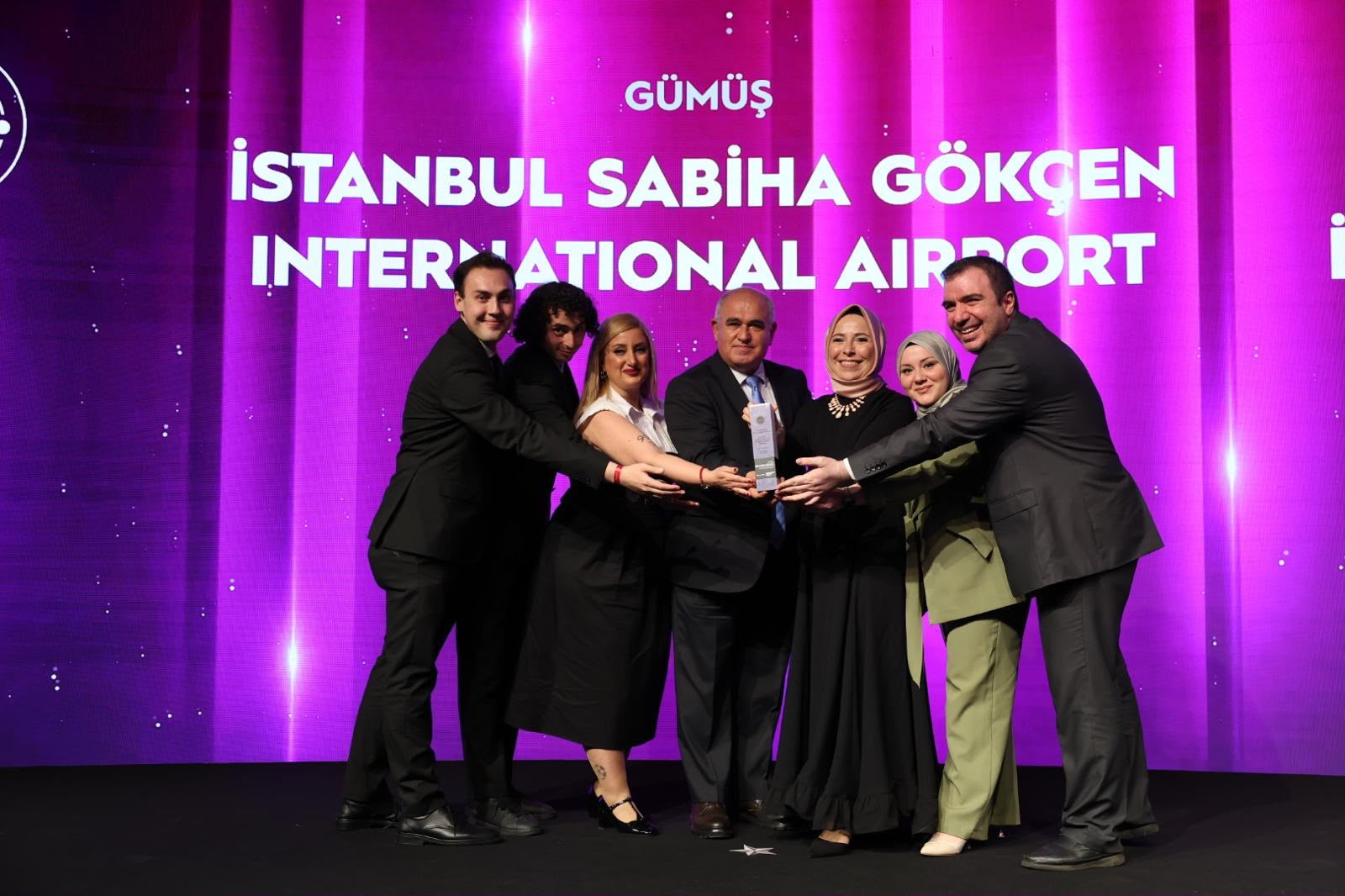 ISG, Brandverse ve iWOAW'da Ödül Aldı 2 Havacılık Haberleri ISG Sabiha Gökçen Havalimanı, iWOAW'dan uluslararası içerik ödülü ve Brandverse Awards'dan gümüş ödül kazanarak kurumsal iletişimde çifte başarı elde etti.