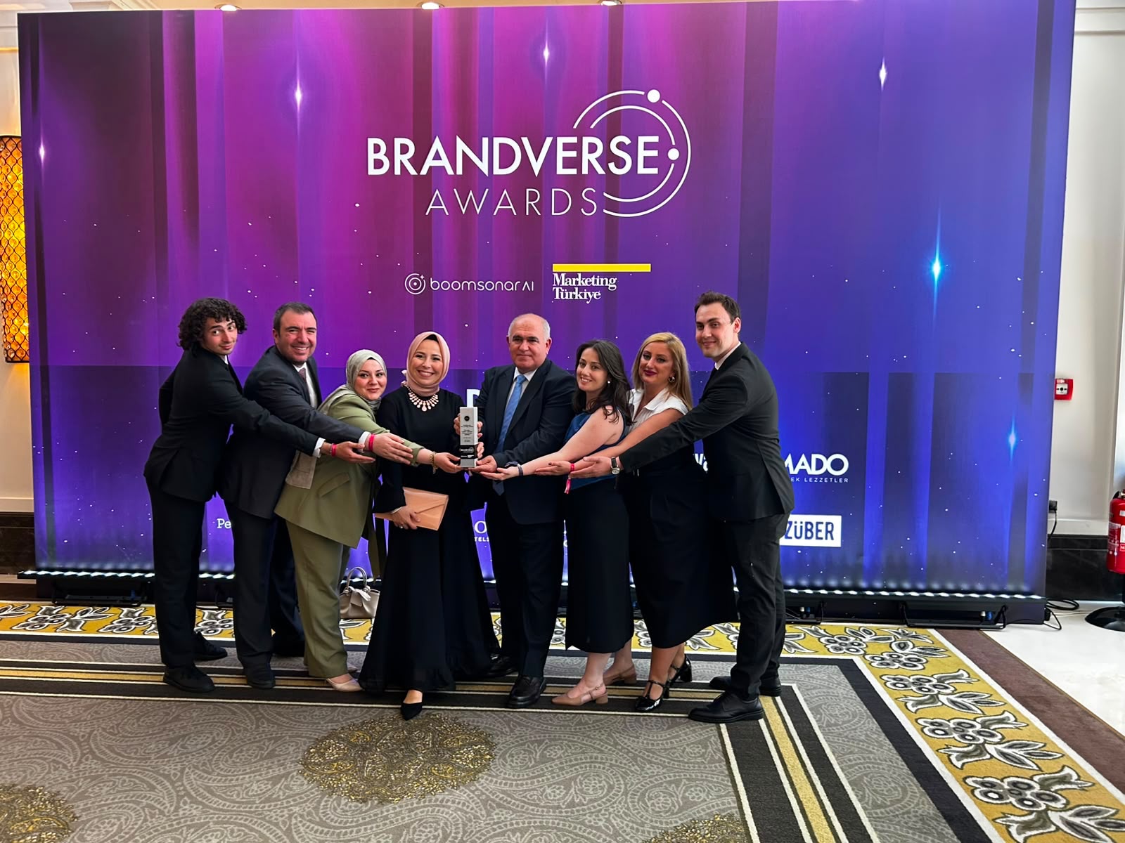 ISG, Brandverse ve iWOAW'da Ödül Aldı 3 Havacılık Haberleri ISG Sabiha Gökçen Havalimanı, iWOAW'dan uluslararası içerik ödülü ve Brandverse Awards'dan gümüş ödül kazanarak kurumsal iletişimde çifte başarı elde etti.