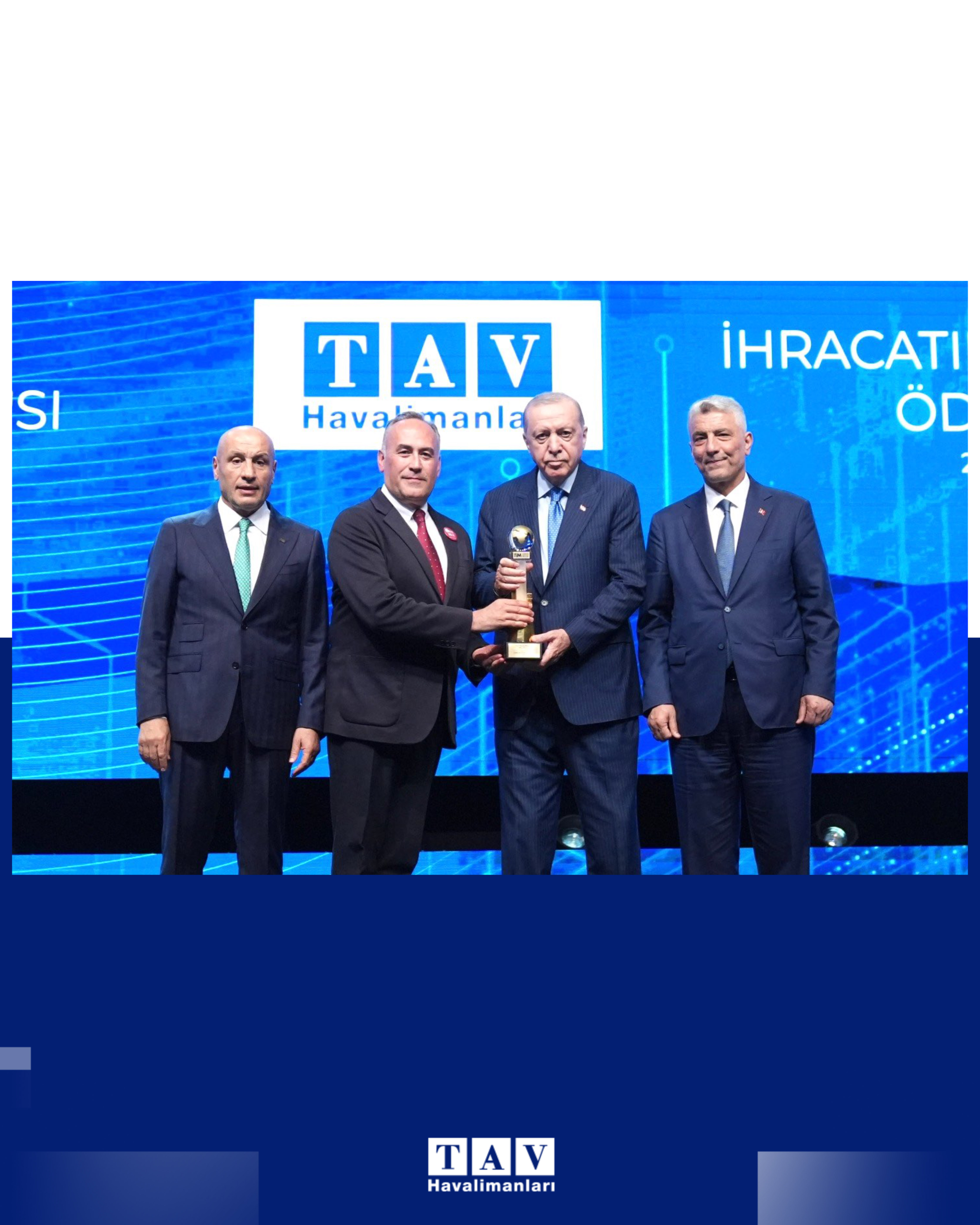 TAV Havalimanları'na TİM'den Prestijli Ödül 3 Havacılık Haberleri TAV TAV Havalimanları, TİM'in 2025 Hizmet İhracatının Şampiyonları listesinde Türkiye'nin en büyük 10 hizmet ihracatçısı arasında yer aldı. Ödülü Serkan Kaptan aldı.