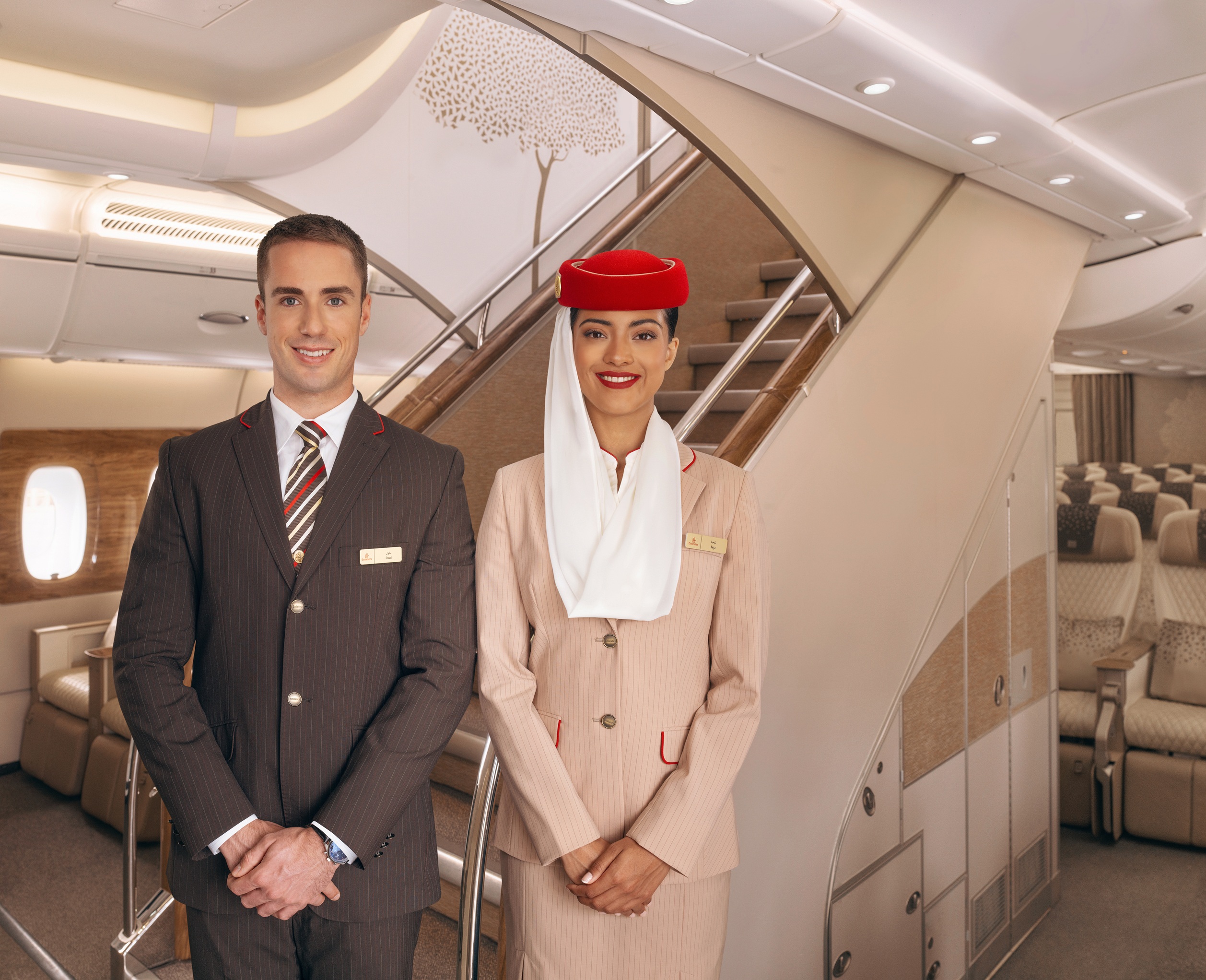 Emirates Türkiye’de Aday Arıyor: Kimler Başvurabilir? 2 Havacılık Haberleri Emirates Emirates kabin ekibi Ankara ve İstanbul işe alım görüşmeleri öncesinde uçak kabininde