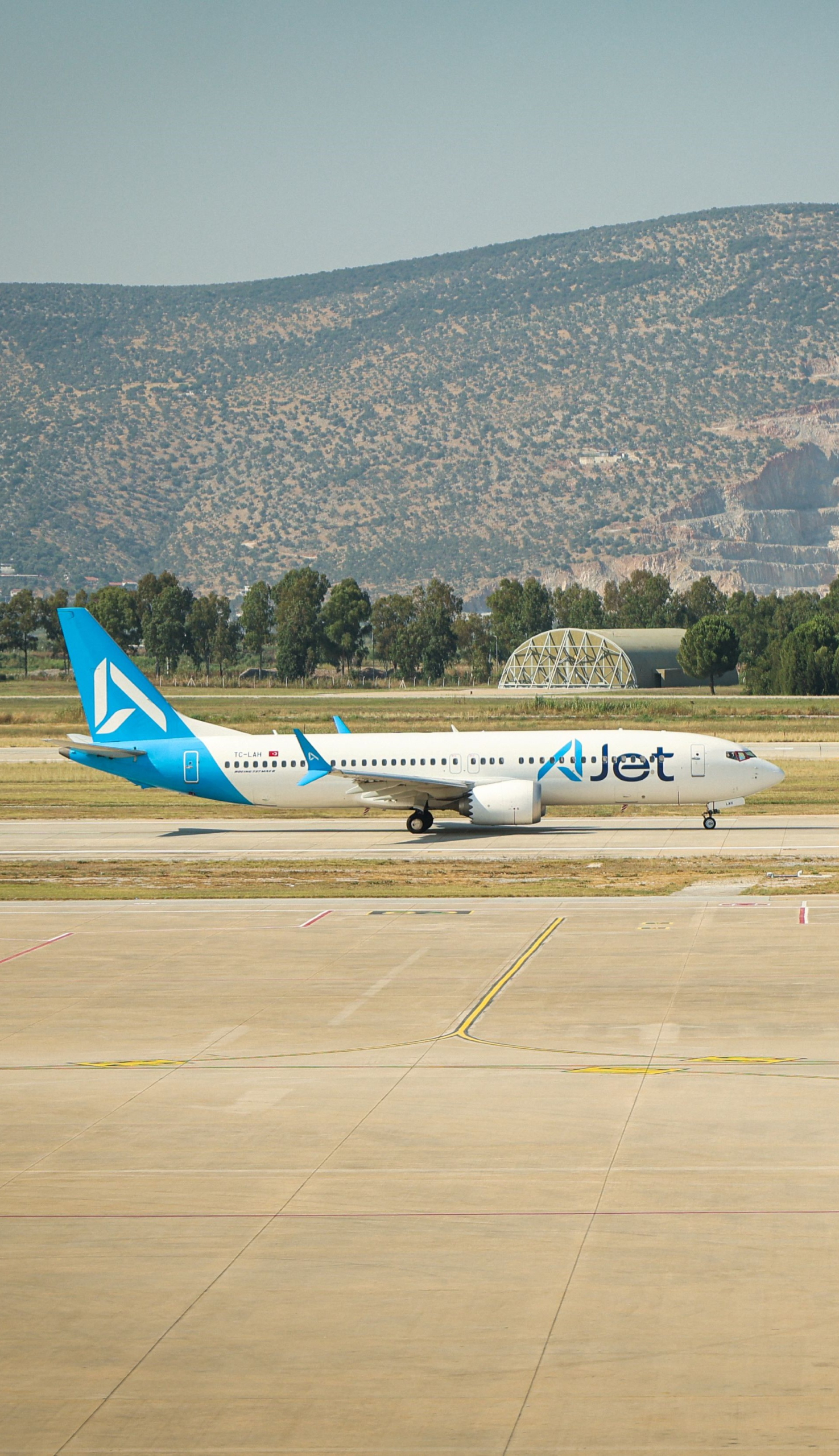 AJet Bodrum’u Üs İlan Etti 6 Ajet Hava Yolları Haberleri AJet AJet, Milas-Bodrum Havalimanı’nı üçüncü operasyon üssü ilan etti. Bodrum’dan Avrupa’ya 14, toplam 22 noktaya direkt uçuş başlatıldı.AJet, Milas-Bodrum Havalimanı’nı üçüncü operasyon üssü ilan etti. Bodrum’dan Avrupa’ya 14, toplam 22 noktaya direkt uçuş başlatıldı.