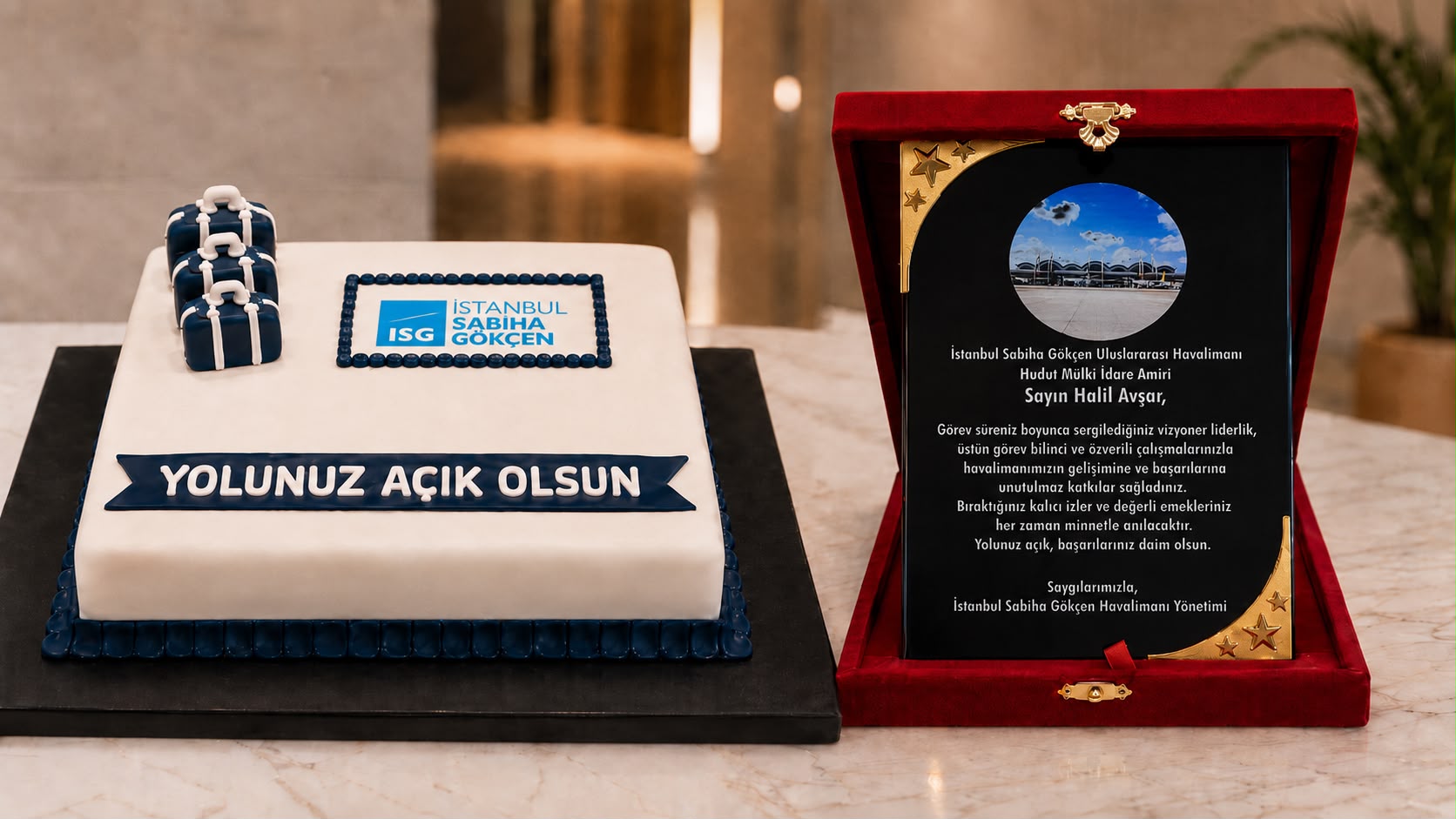 Sabiha Gökçen Havalimanı Mülki İdare Amiri Halil Avşar için veda töreni düzenlendi. Antalya Vali Yardımcılığına atanan Avşar, duygusal mesajlarla uğurlandı.
