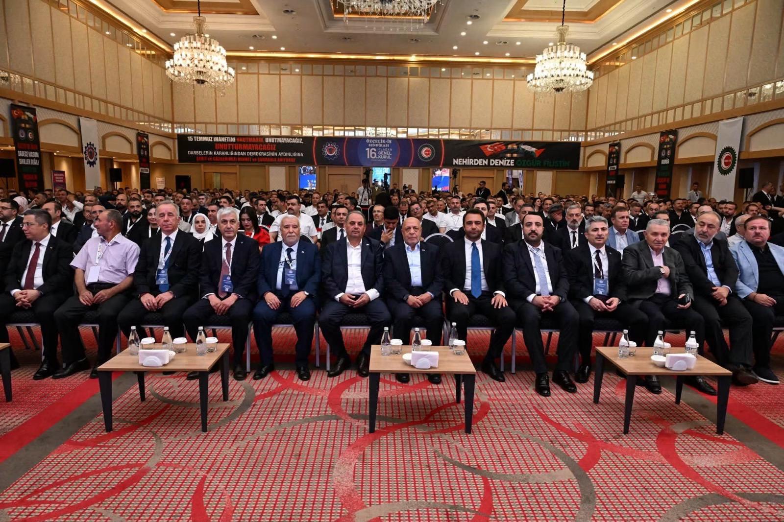 Özçelik-İş Sendikası'nda Yunus Değirmenci Yeniden Genel Başkan 2 Havacılık Haberleri Özçelik-İş Özçelik-İş Sendikası 16. Olağan Genel Kurulu'nda yeniden Genel Başkan seçilen Yunus Değirmenci.