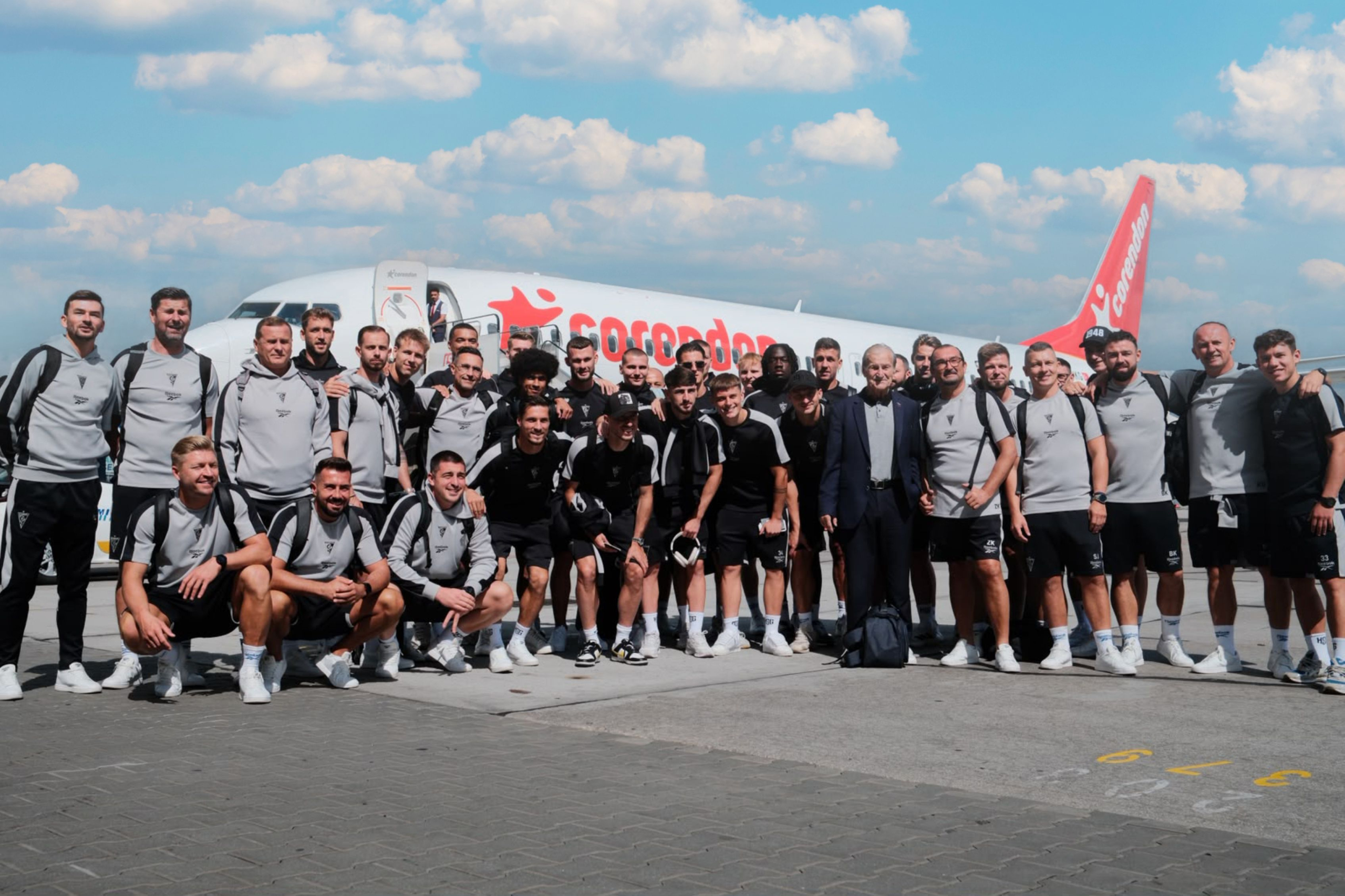 Corendon Airlines, Fenerbahçe’nin Rakibini İstanbul’a Taşıdı 1 Corendon Hava Yolları Haberleri Corendon Airlines Górnik Zabrze takımını İstanbul’a taşıyan Corendon Airlines uçağı