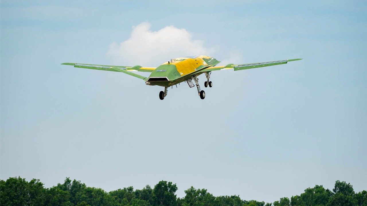 MQ-25A Stingray ikinci test uçuşunu başarıyla tamamladı. Yeni yazılım ve ilk iniş takımı çevrim testleriyle uçak gemisi operasyonlarına bir adım daha yaklaştı.