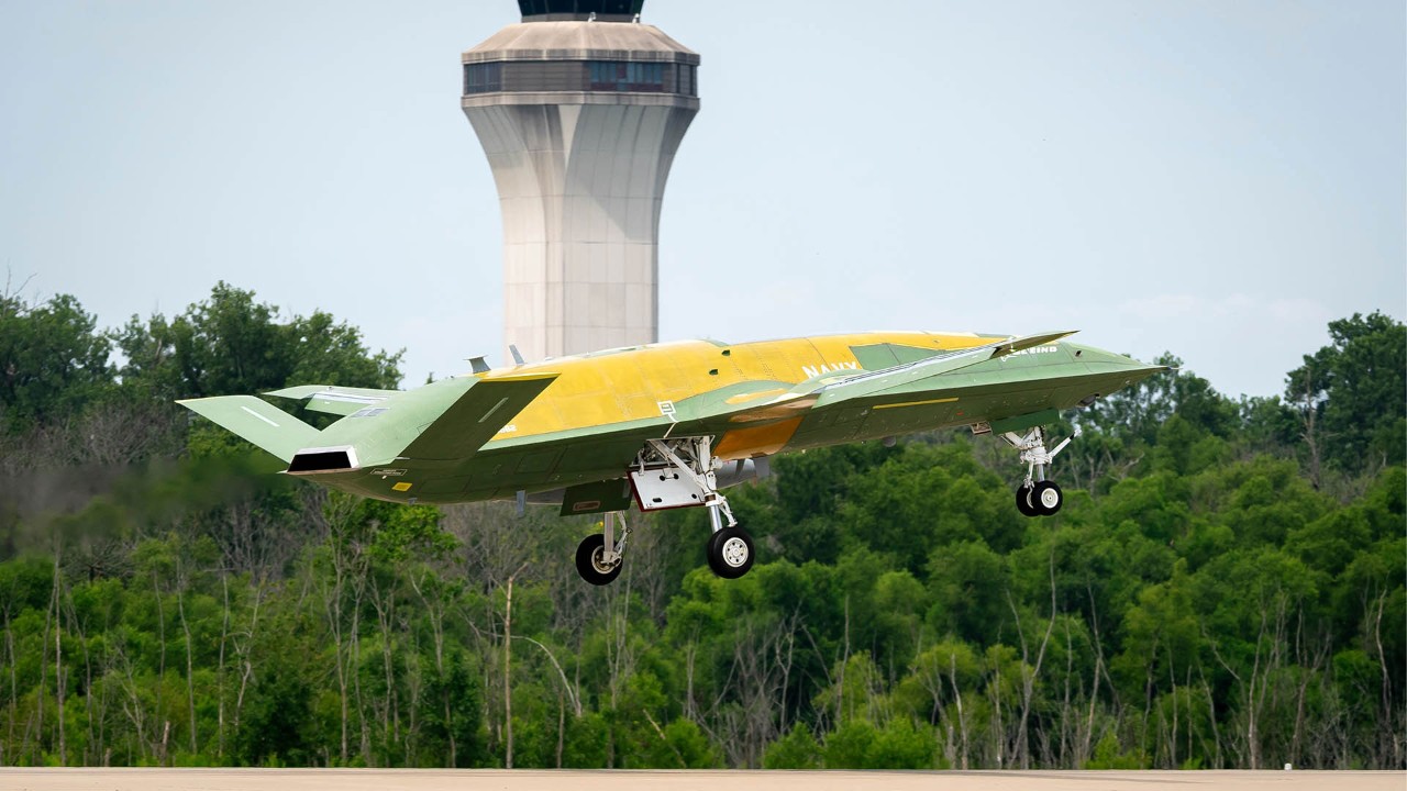MQ-25A Stingray ikinci test uçuşunu başarıyla tamamladı. Yeni yazılım ve ilk iniş takımı çevrim testleriyle uçak gemisi operasyonlarına bir adım daha yaklaştı.