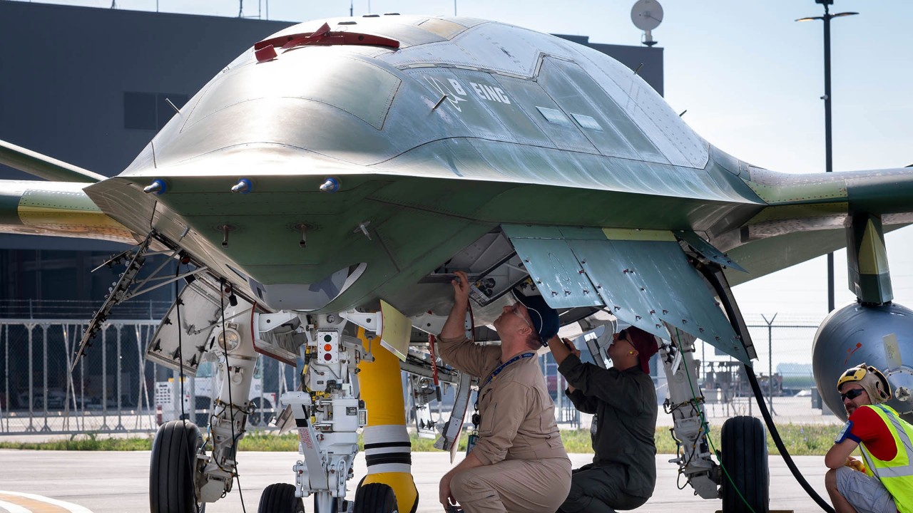 MQ-25A Stingray ikinci test uçuşunu başarıyla tamamladı. Yeni yazılım ve ilk iniş takımı çevrim testleriyle uçak gemisi operasyonlarına bir adım daha yaklaştı.