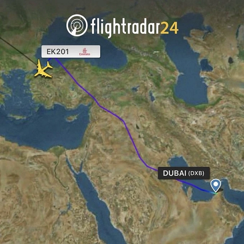 Yolcu rahatsızlığı nedeniyle İstanbul Havalimanı’na inen Emirates Airbus A380 uçağı
