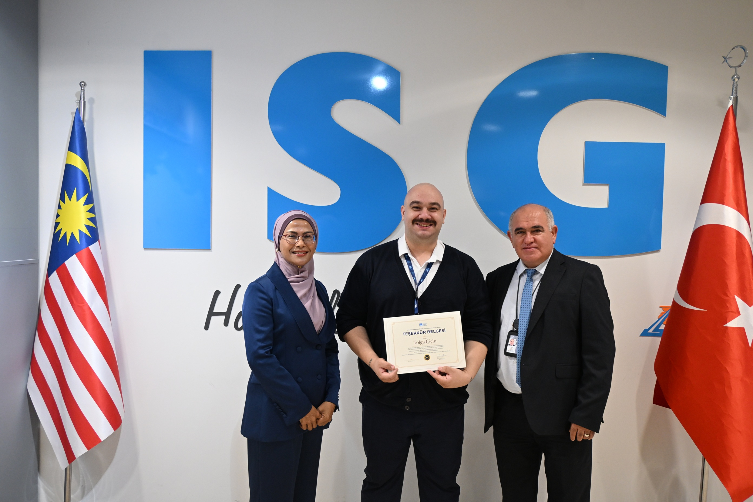 Sabiha Gökçen Havalimanı’nda bebeğe müdahale eden terminal memurları