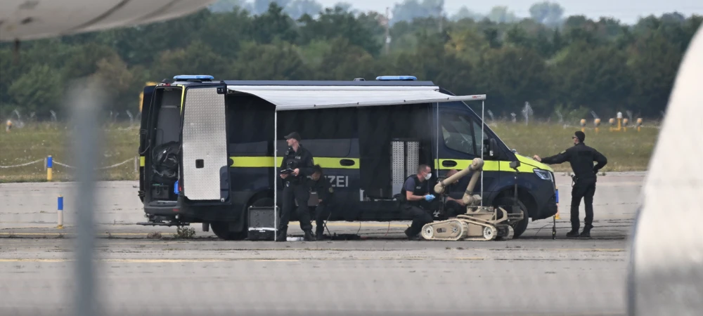Leipzig/Halle Havalimanı’nda bulunan patlayıcı düzenek taşıyan drone ve güvenlik ekipleri