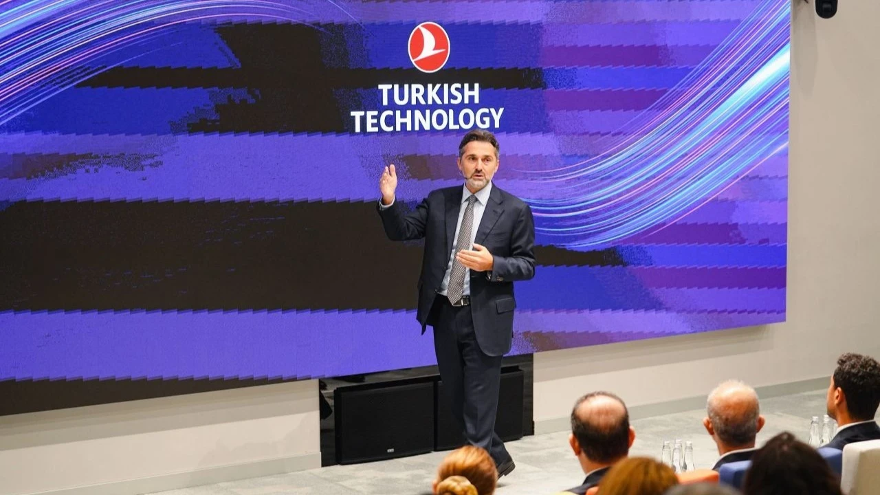 THY Başkanı Prof. Dr. Murat Şeker’in Turkish Technology çalışanlarıyla gerçekleştirdiği teknoloji ve yapay zeka toplantısı