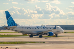 united-express-operated-by-mesa-airlines-embraer-e175-jet-with-n-number-n740yx-taxiing-on-a-taxiway