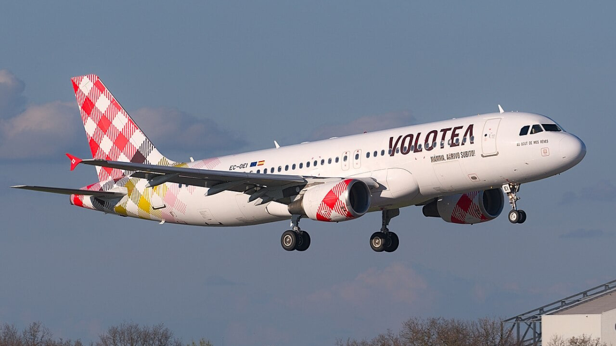 volotea-airbus-a320-ec-oei-toulouse-2026