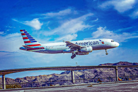 077-american-airlines-airbus-a320-robin-guess-_-shutterstock