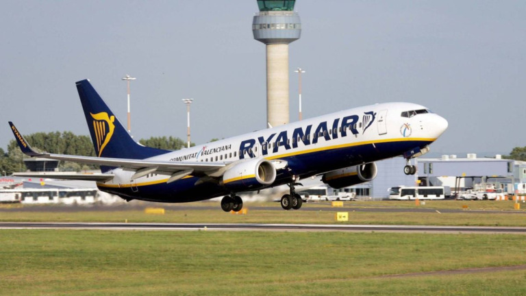 0_Mum-gets-C2A34k-payout-after-cup-of-tea-spills-on-her-lap-during-Ryanair-flight