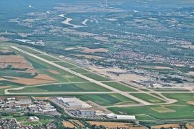 1280px-Euroairport_from_the_air_7262130986