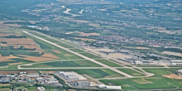 1280px-Euroairport_from_the_air_7262130986