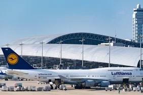1619px-Lufthansa_Boeing_747-430_D-ABVM_23408539980