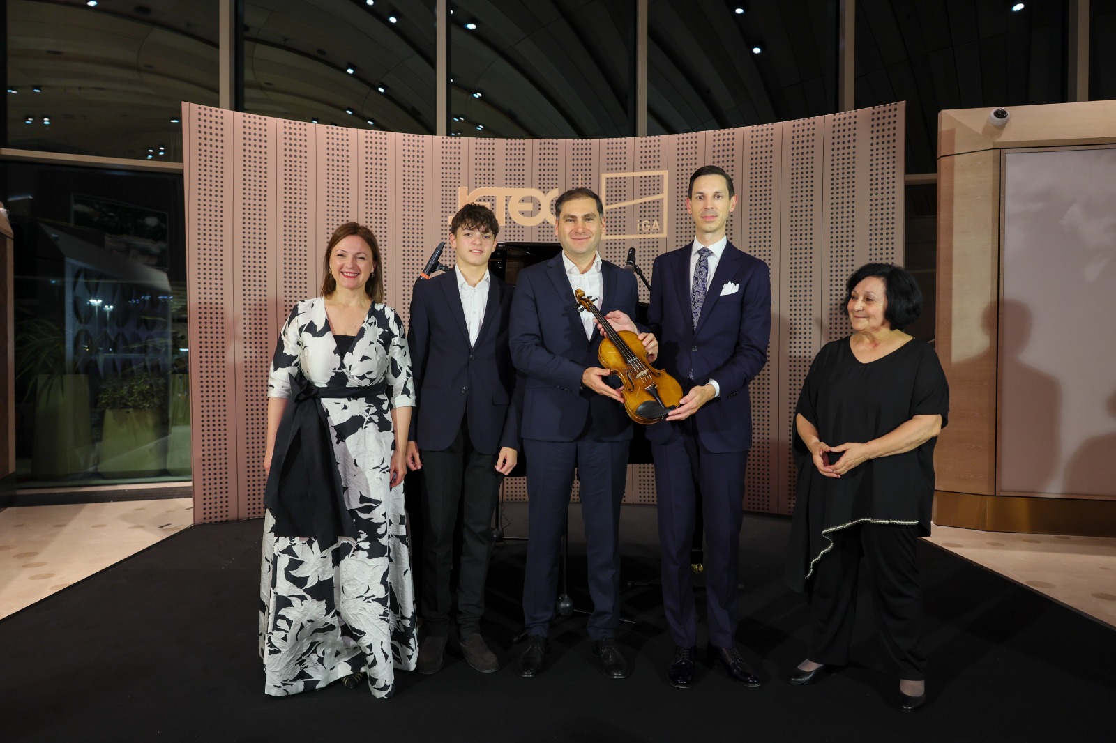 İGA ART Desteğiyle Mozart’ın Kemanı JETEX-İGA Terminali’nde 3 Havalimanları JETEX-İGA İGA ART Desteğiyle Mozart’ın Kemanı JETEX-İGA Terminali’nde
