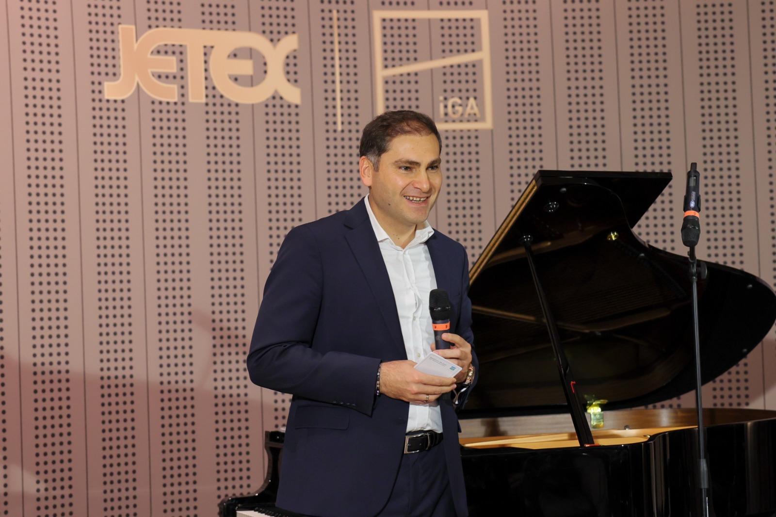 İGA ART Desteğiyle Mozart’ın Kemanı JETEX-İGA Terminali’nde 4 Havalimanları JETEX-İGA İGA ART Desteğiyle Mozart’ın Kemanı JETEX-İGA Terminali’nde