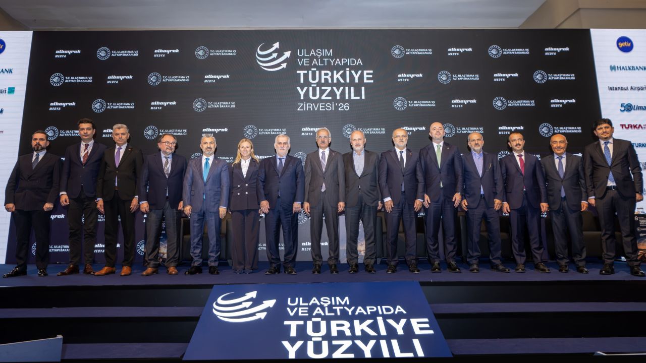 THY'nin hedefi: İlk 100'e giren ilk Türk markası olmak 1 Havayolları THY THY Genel Müdürü Ahmet Olmuştur'un Ulaşım ve Altyapıda Türkiye Yüzyılı Zirvesi'nde gerçekleştirdiği sunum.
