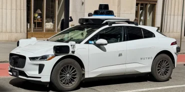 1792608277905-d5zr1i-waymo