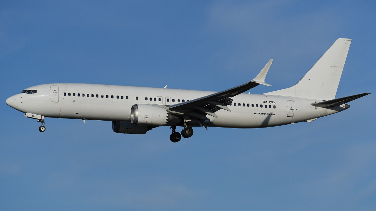 1920px-Hamburg_Airport_SmartLynx_Airlines_Malta_Boeing_737-8_MAX_9H-ORN_28DSC0703029