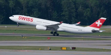 1920px-SWISS_Airbus_A330-300_HB-JHB_42346412521
