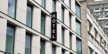 1_Hotel-Mauer-Schrift