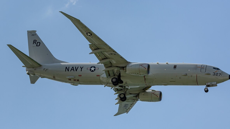 20190401_P-8_Poseidon_Tail_169327_Kadena_AB-115-Balon-Greyjoy-crop