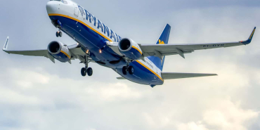 Ryanair yolcu uçağı