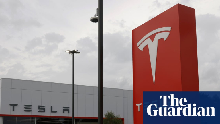4565