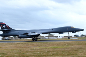 RAF Fairford’dan çekilen B-1 Lancer bombardıman uçakları