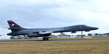 RAF Fairford’dan çekilen B-1 Lancer bombardıman uçakları