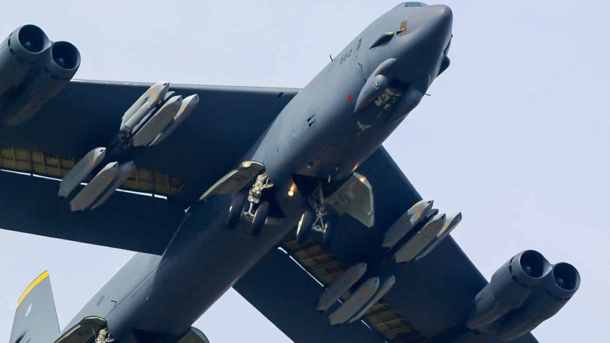B-52-Stratofortress-LRASM-1