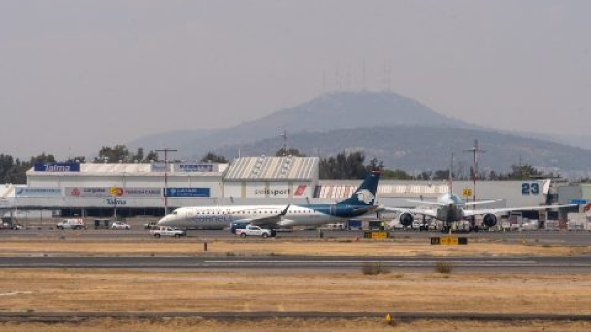 Benito-Juarez-International-Airport-John-McAdorey-Shutterstock.com-shutterstock_2448447603-480x320-1