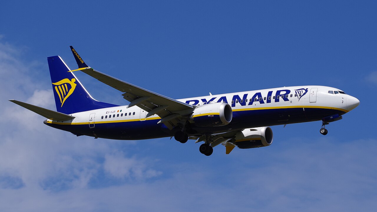 Boeing 737-8-200 MAX (c/n 62369, EI-IJI) of Ryanair