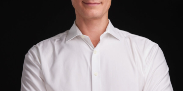headshots Sydney; portrait photographer Sydney; headshot photographers Sydney; headshots in Sydney; business head shot; business headshot photographer; business headshot photography; business headshots Sydney; corporate headshot; corporate headshot photog