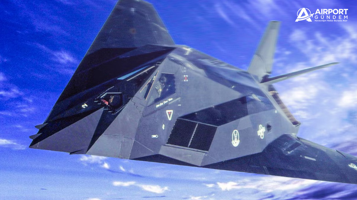 F-117-Nighthawk’ın-Açısal-Tasarımı-Radara-Nasıl-Yakalanmadı