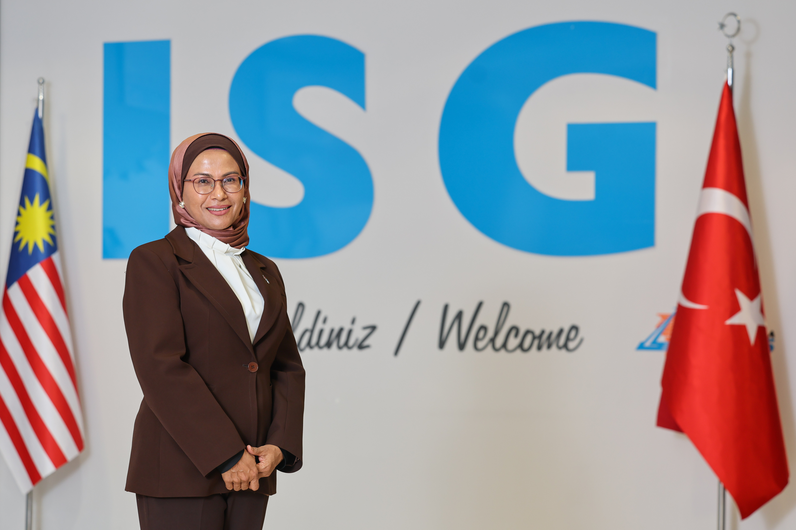 Sabiha Gökçen’e GIGI Awards 2026’dan gümüş ödül 3 Havalimanları Sabiha Gökçen Sabiha Gökçen Havalimanı'nın GIGI Awards 2026'da ödül kazanan sıfır atık projesindeki plastik atıklarla dolu şeffaf valizler.